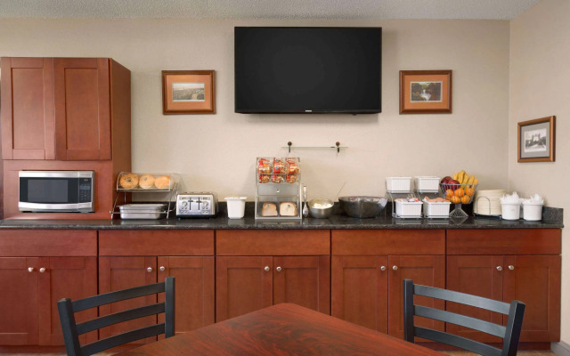 Super 8 by Wyndham Ithaca