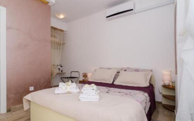 Apartment & Room Lady O