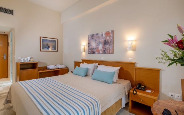 Minos Hotel
