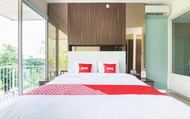 OYO 2001 Taman Dayu Villa Golf View