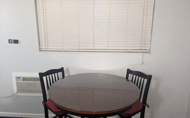 Majestic Rockies Motel