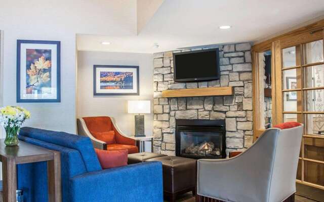 Comfort Inn & Suites Sturbridge - Brimfield