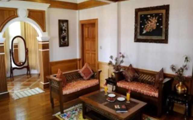 Royal Reward Resort