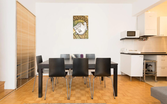 Lovely Two Level Apartment For Families