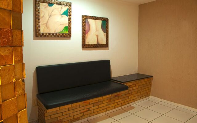 New Dhunas Motel