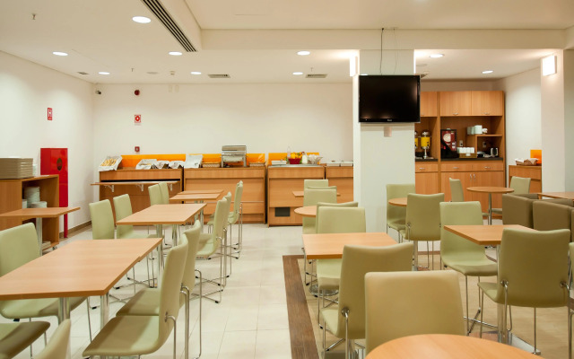 Ibis Santos Gonzaga Praia