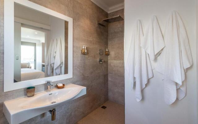 Oceans Guest House & Luxurious Apartments