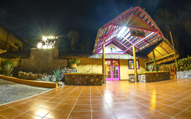 Hotel Oasis