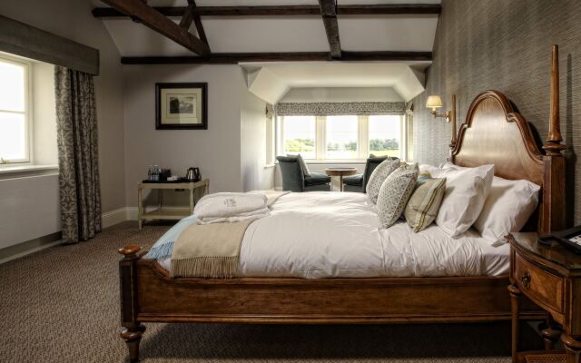 Wivenhoe House Hotel