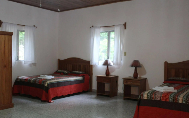 Maya Zacpetén Jungle Lodge