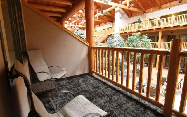 Casper C'mon Inn Hotel & Suites