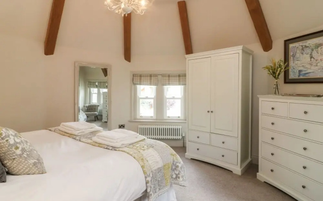 Lonsdale Cottage