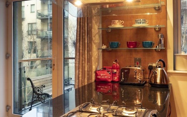 Elegant 2BR Apartment with Balcony and Parking