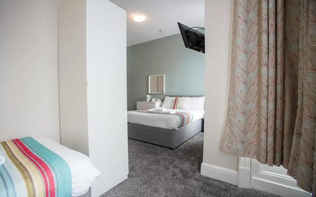 The Georgian Hollies