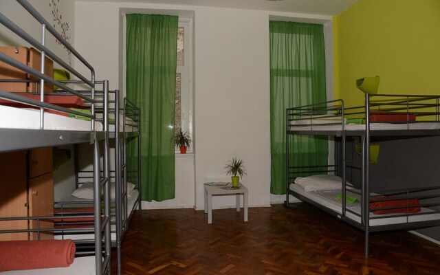 Unity Hostel at Udvarom