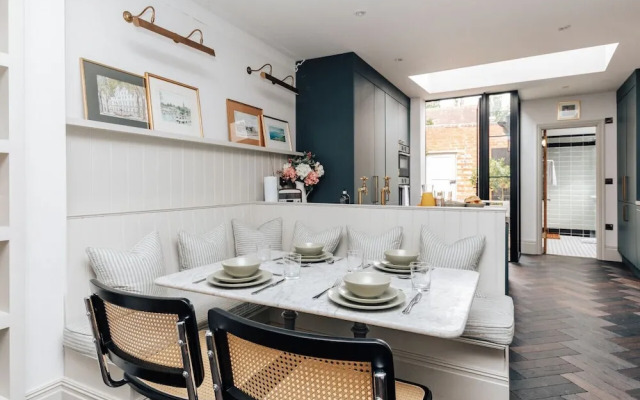 The Emerald - Central Henley 2 Bedroom House