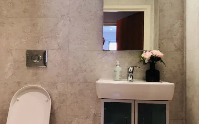 2bed 2bath apartment in kings cross