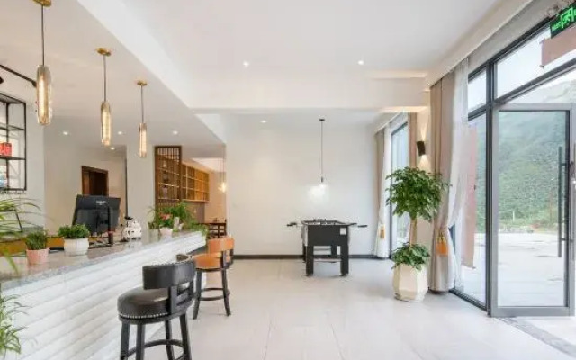Liangliang Shenxi Mountain View Homestay
