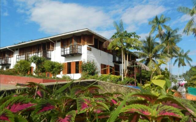 Waira Suites Hotel