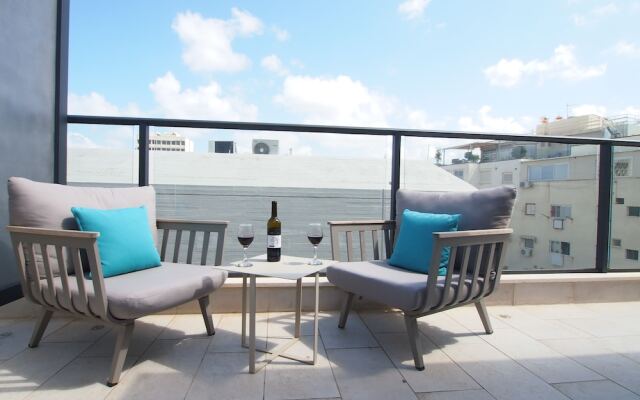 The Roof - By Sea Land Suites