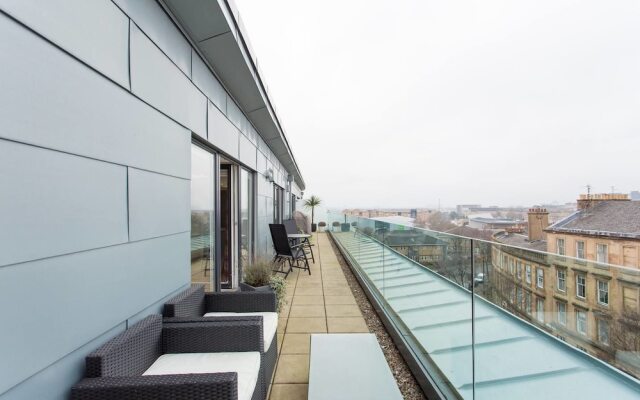 Luxury Penthouse Secc Hydro W Balcony And Parking