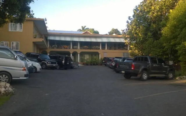 Palm Bay Guest House & Restaurant