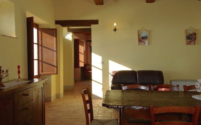 Lovely Villa in Tuoro sul Trasimeno with Pool