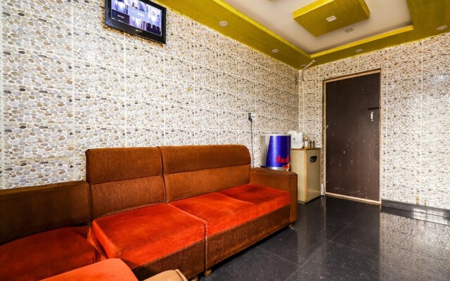 Spot on 48301 Thirumala Boarding & Lodge