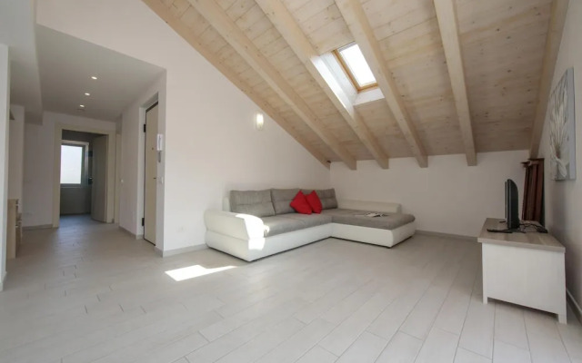 Silver Lake Apartment