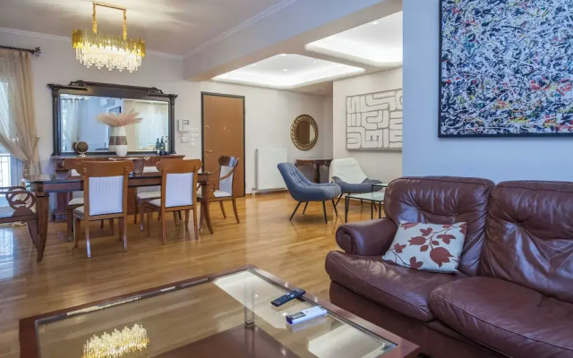 Luxe 3 Bd Penthouse 5 Min from Drosia