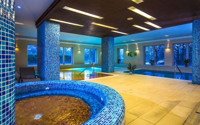 Royal Club Hotel