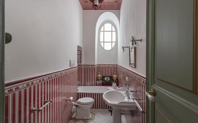 Fancy Apartment in Palazzo Grimaldi by Wonderful Italy