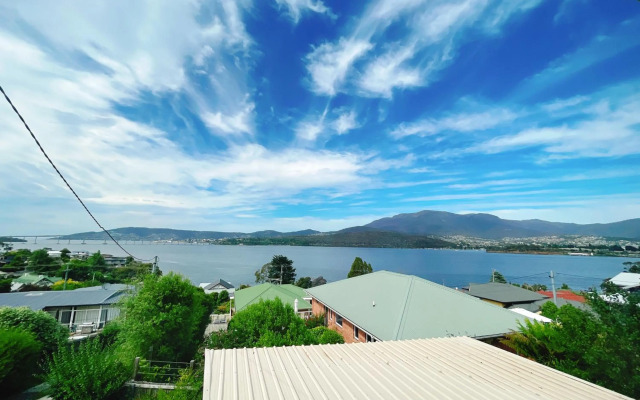 Spectacular River View- Lindisfarne