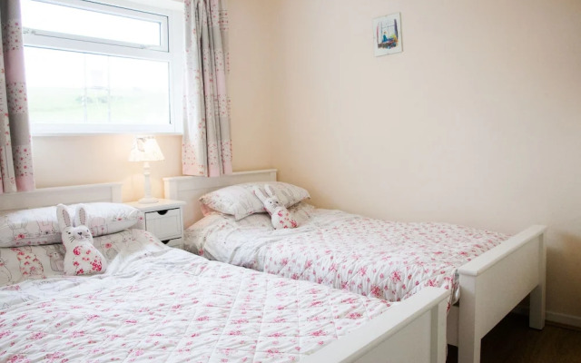 Arallt Holiday Cottage