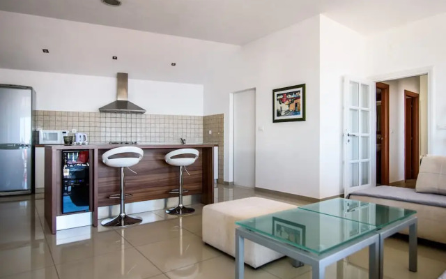 Zenith Apartment by DuHomes