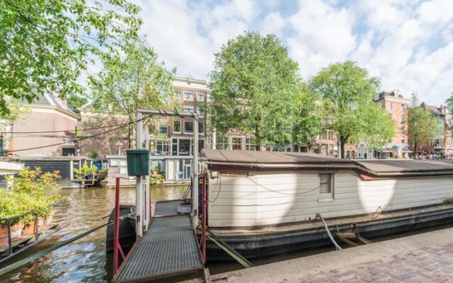 Houseboat in Jordaan Area