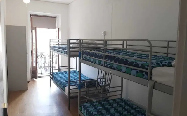 Porto Downtown Hostel