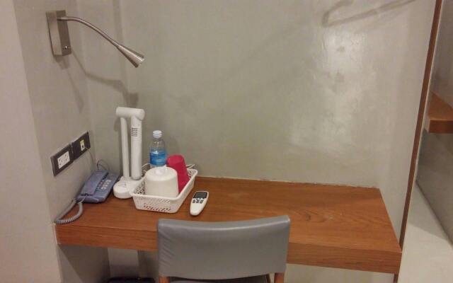 At One Inn Hualamphong Hotel