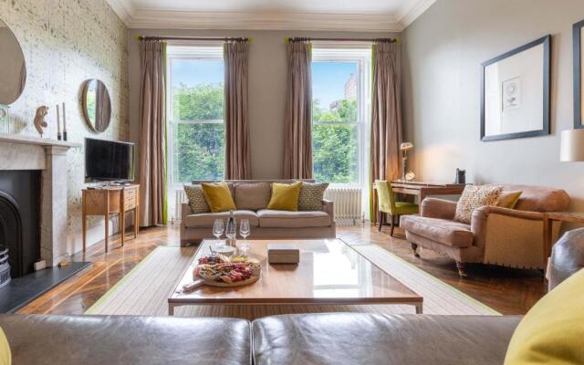 The Edinburgh Address - Castle View Apartment