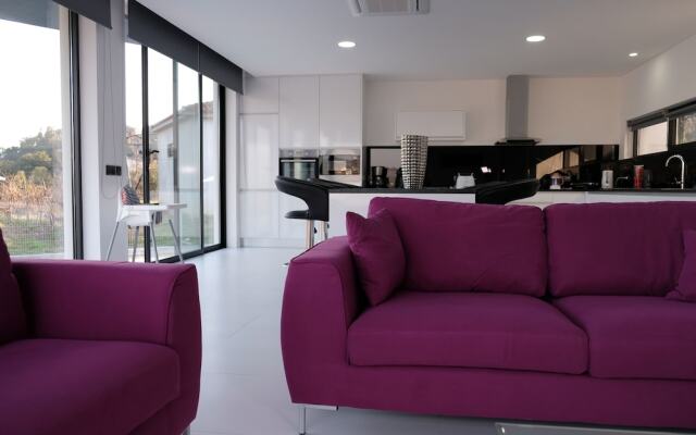 Lovely Design 4-bed Villa in Canedo de Basto