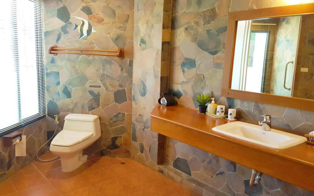 Birds and Bees Resort