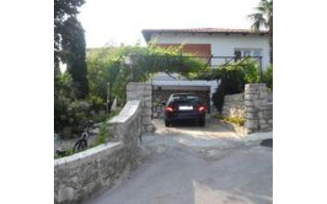 Apartment Marija 61 pax