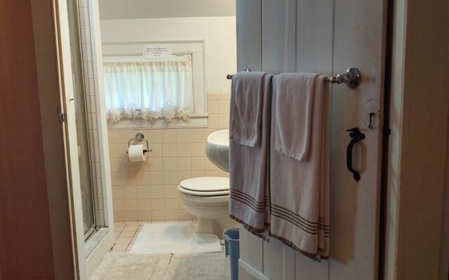 1805 House Bed and Breakfast