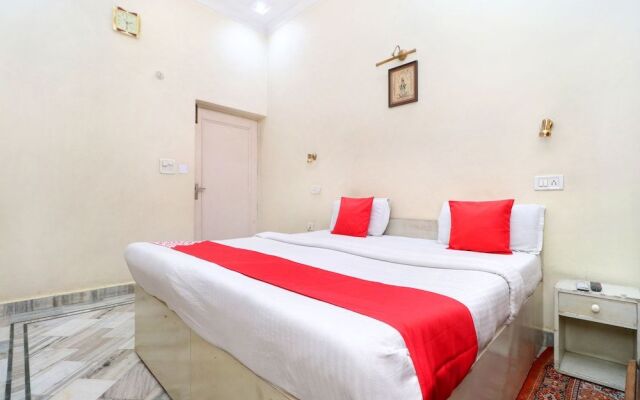 OYO 24073 Hotel Hari Darshan