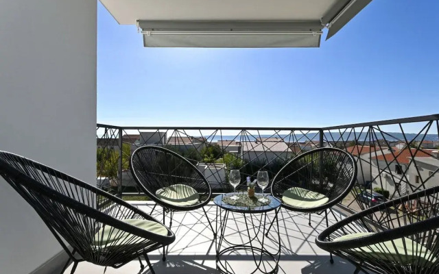 Stylish Kaštela Apartment With Modern Amenities and Free Parking