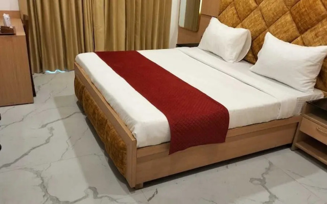 Hari's Court - Hotel and Banquet