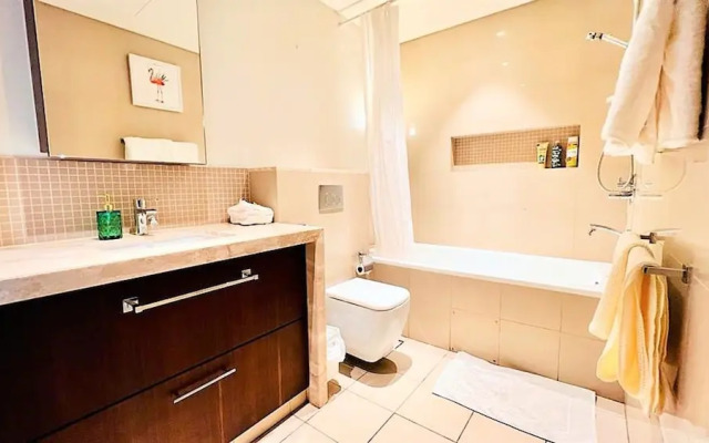 Amazing Stay in Downtown Dubai -1bedroom