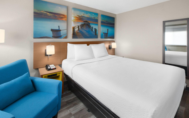 Days Inn by Wyndham Pierre