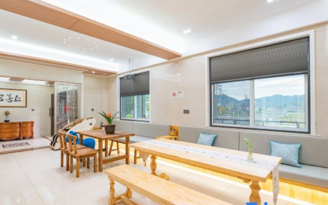 Huxiao Gorge Rafting | Cilin Xiaozhu Mountain Residence Chinese Inn