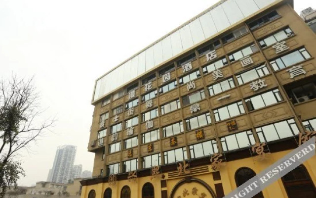 Man Garden Hotel